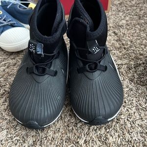 Toddler binzie boots, worn once.